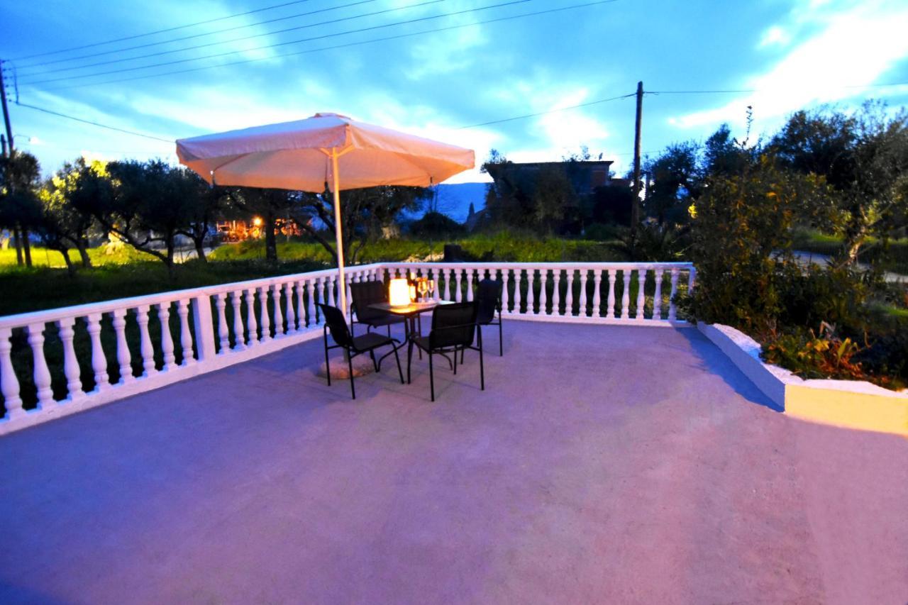 Casa Katina , Villa In Lagana, Agrilia Area Laganász Kültér fotó